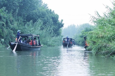 有全國環(huán)境優(yōu)美鎮(zhèn),中國歷史文化名鎮(zhèn),全國特色景觀旅游名鎮(zhèn)之稱
